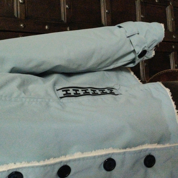 𝅺new Cool blue lined super soft jacket with big black buttons and pockets. - Picture 4 of 7